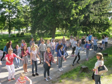 в Дубровицькій ЗОШ І-ІІІ ст. №2 відкриття табірної зміни